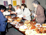 Das Kuchen- und Brezel-Büffet war reichlich bestückt